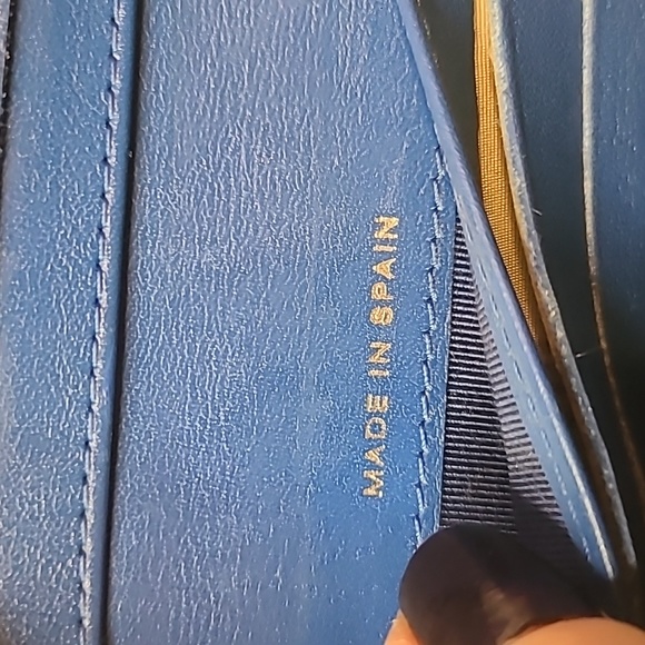 CHANEL RARE VINTAGE 2012 HERE MARK CC MATELASSE PATENT LEATHER W/ COIN PURSE - Picture 17 of 17